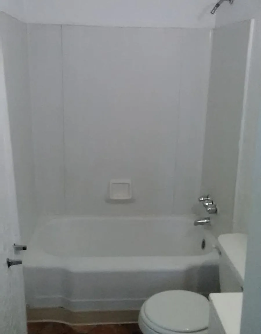 4 bed, 1.5 bath, 2404 sqft, $1,595 — Photo 4
