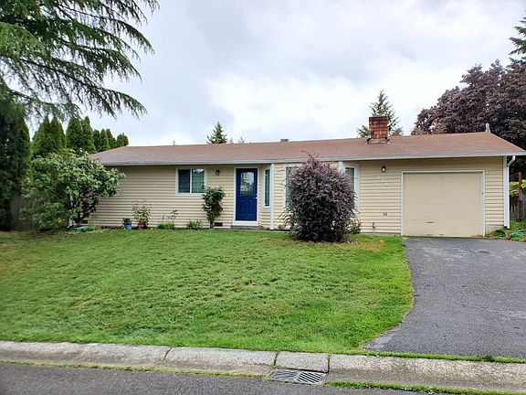 2nd image of 831 214th St SW