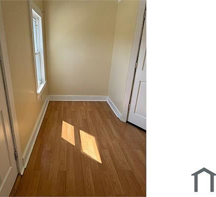 2nd image of 16 Vine St