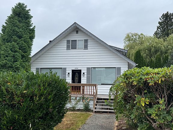 2nd image of 12707 20th St NE
