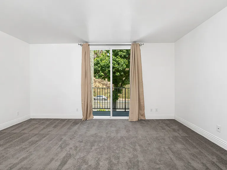 2850 Reynard Way #21 — Photo 8