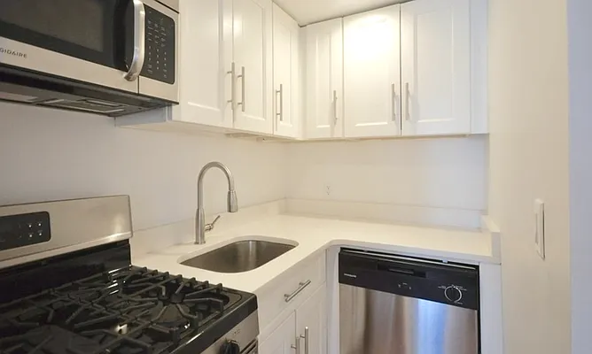 Rented by REAL New York | media 6