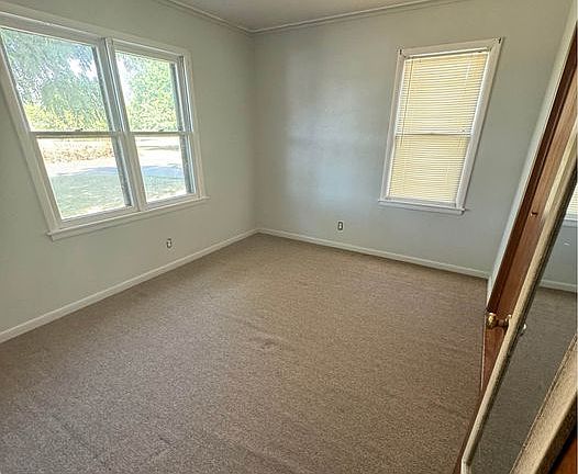 5th image of 2321 W Elm Ave