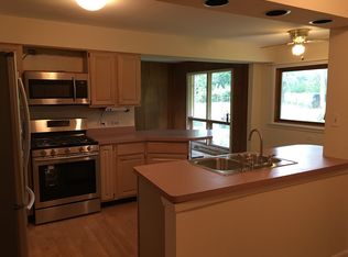 23W570 Saint Charles Rd, Carol Stream, IL 60188