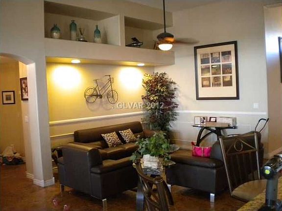 4th image of 5821 Glenmere Ave