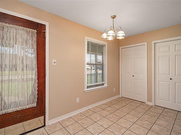 5th image of 318 Somerset St