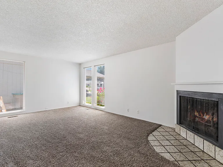 2052 S Leadville Ave — Photo 3