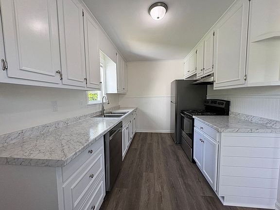 5th image of 308 Chapel Hill Rd