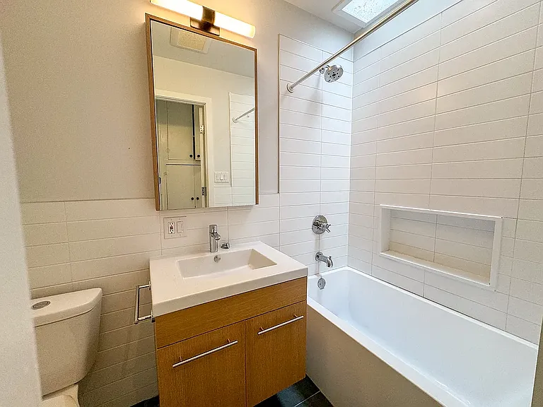 220 Windsor Pl #2 — Photo 10