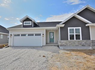 1057 Elderberry Rd, Oconomowoc, WI 53066