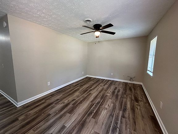 3rd image of 116 Saint Andrews Ct #116