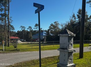 Farrar Ln, Waveland, MS 39576