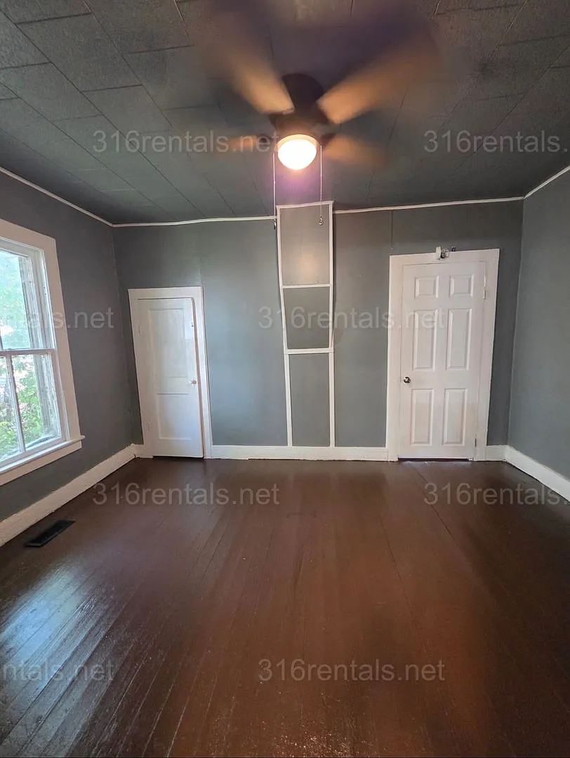 $850 - 2 bed 1 bath - Single Family Home — Photo 4