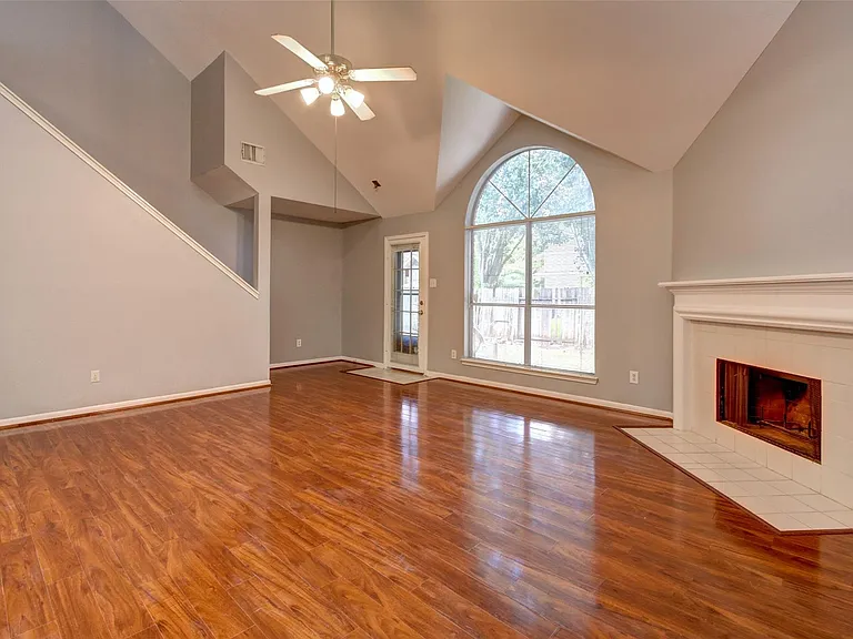 2114 Whirlaway Dr — Photo 18