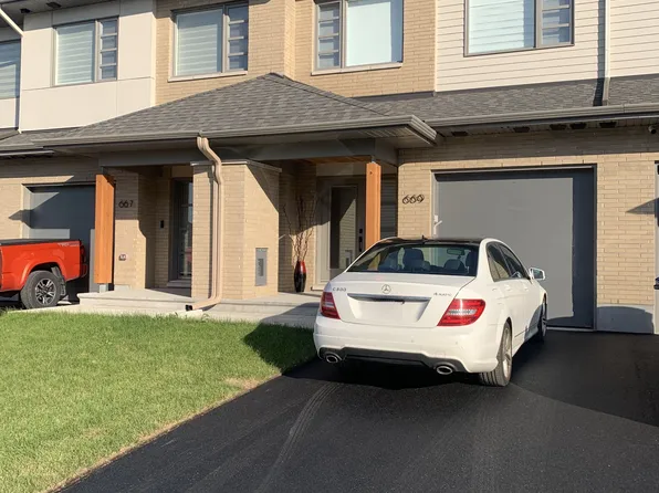 669 Honeydew St, Ottawa, ON K1X 0K5