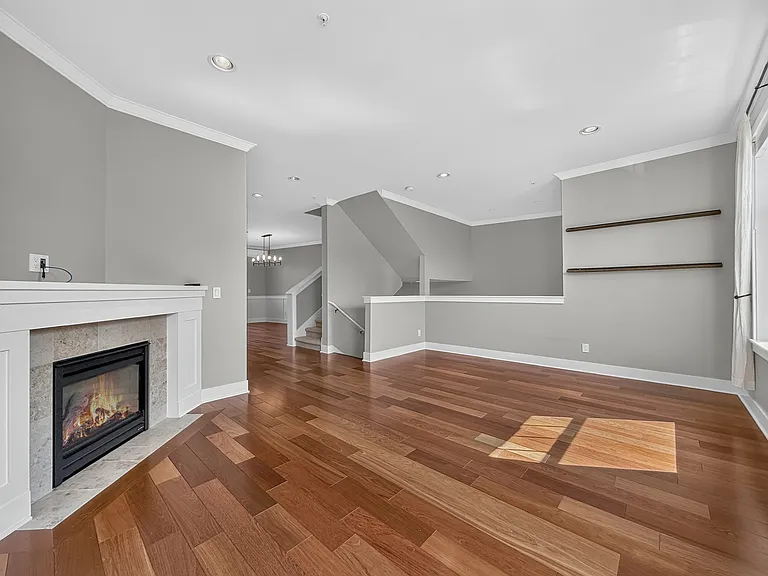 1078 NE High St — Photo 7