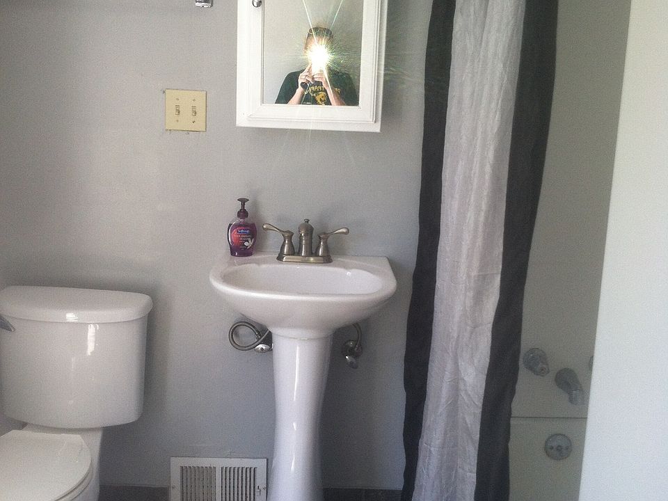 2nd image of 218 Washington St