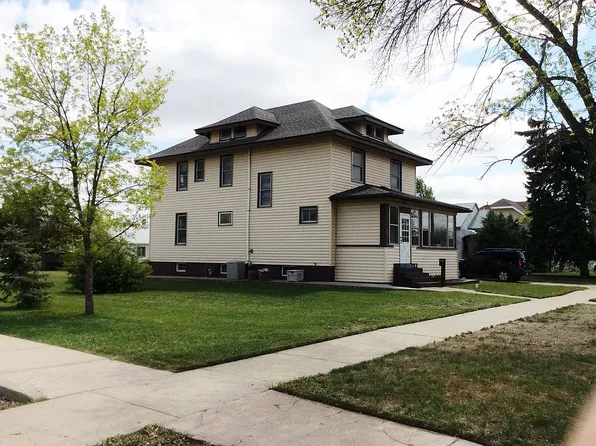 318 N Meade Ave, Glendive, MT 59330