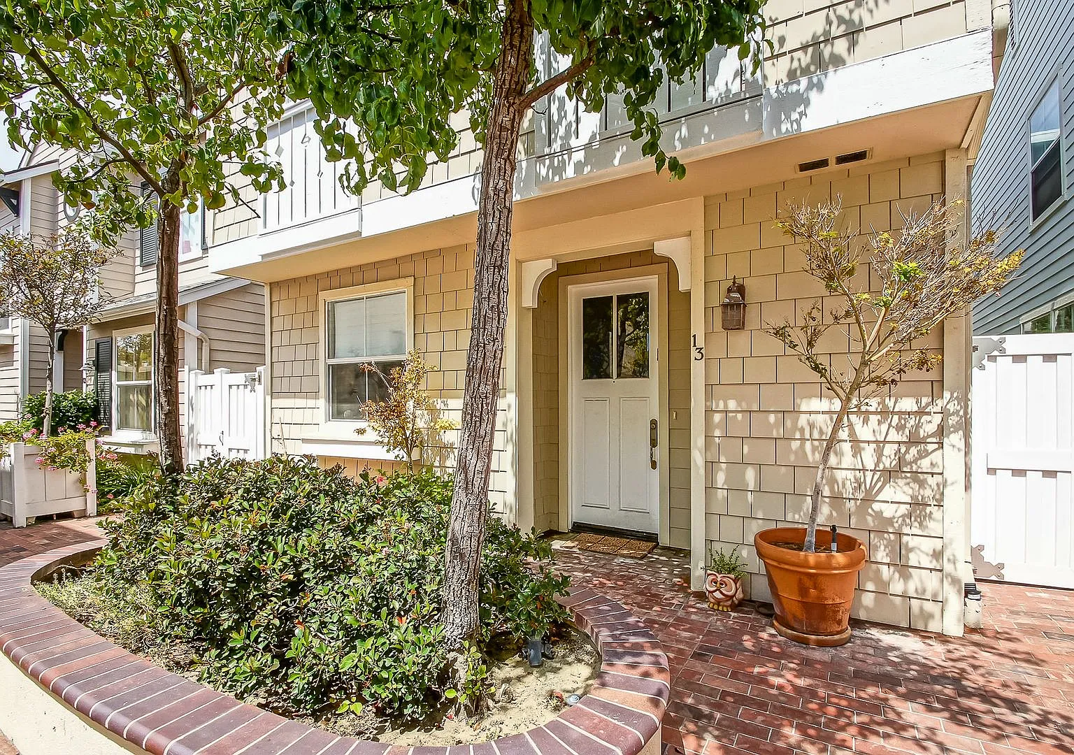Beautiful, Bright & Airy, 3br2.5ba Townhome On The Western-Most Corner/End Of The Exclusive 1800 ... — Photo 3