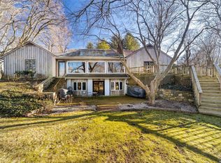 17 Ridge Rd, Glen Cove, NY 11542