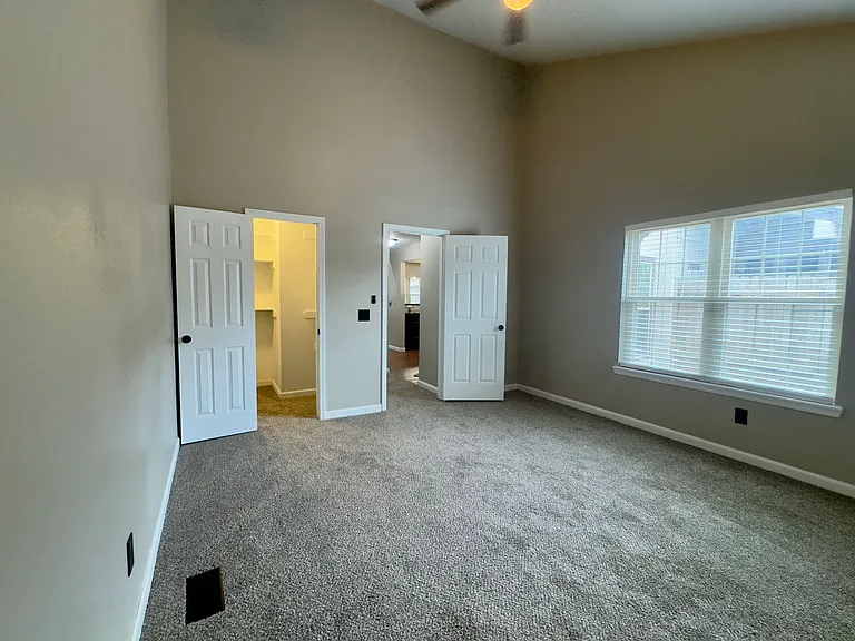14002 Crossing Way E — Photo 24