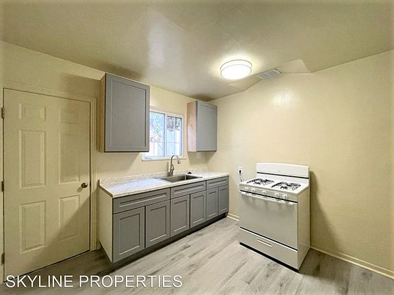 5th image of 5826-28 N Rose Ave #5826