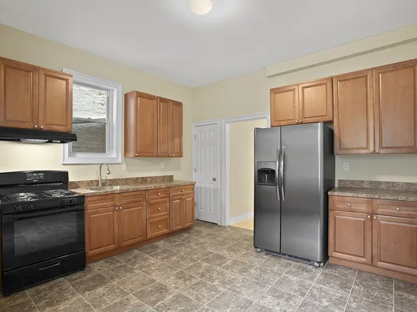 2253 Tiebout Avenue image 3 of 8