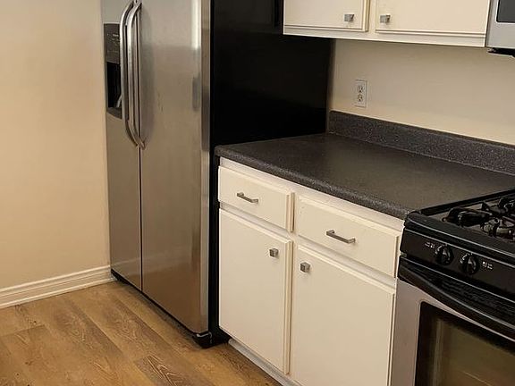 5th image of 2050 S Bentley Ave APT 205