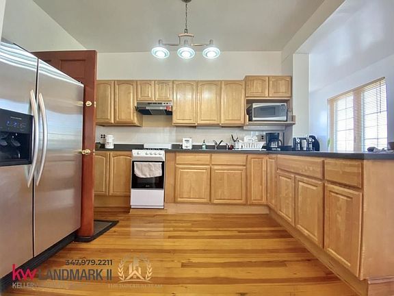 2nd image of 21-27 Hazen St #2