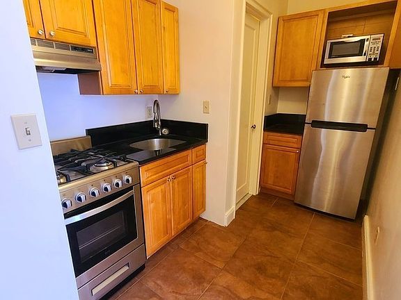 4th image of 134 W 74th St #3C