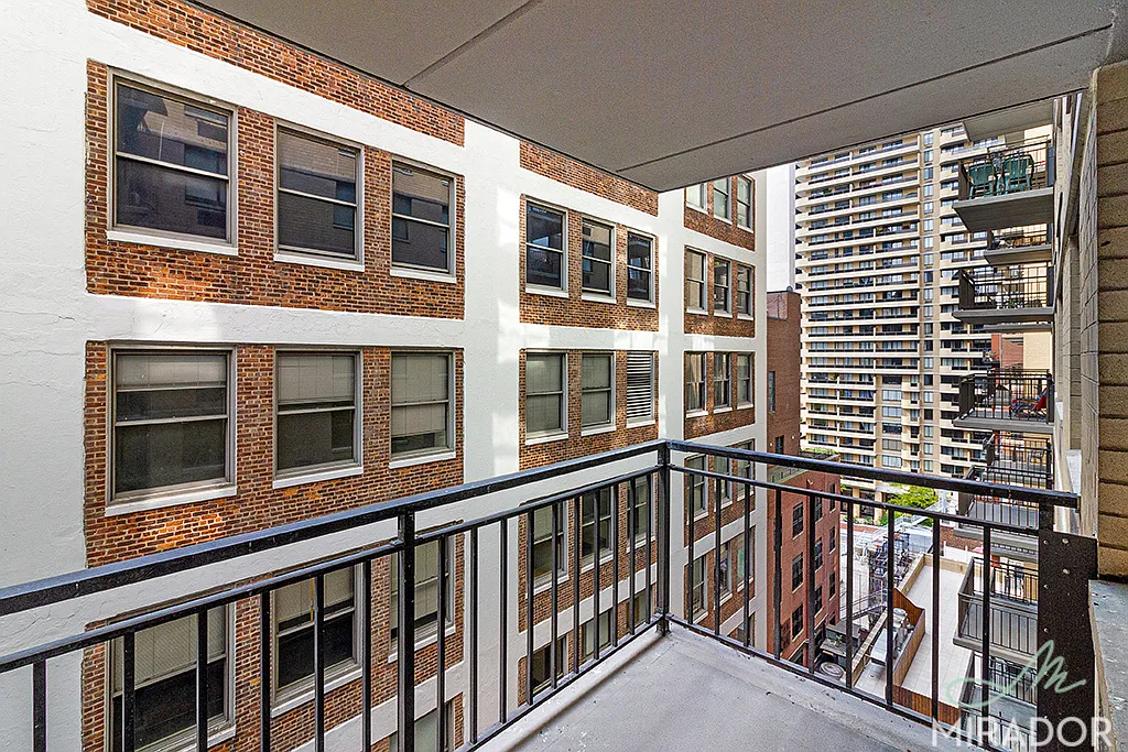 330 East 39th Street — Photo 3
