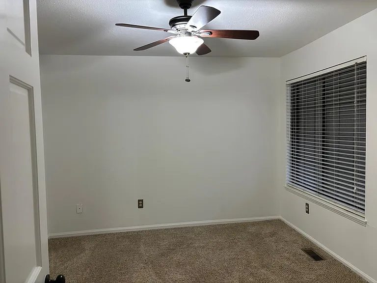 828 S Vance St #A — Photo 10