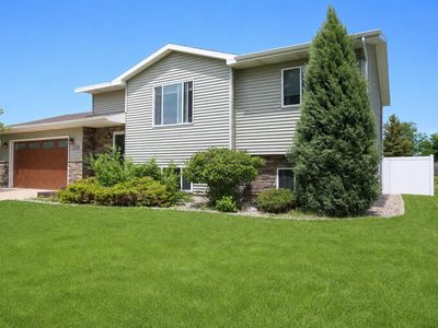 1208 Plum Ln, Aberdeen, SD, 57401