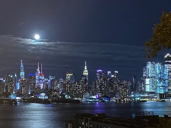 (undisclosed Address), Weehawken, NJ 07086