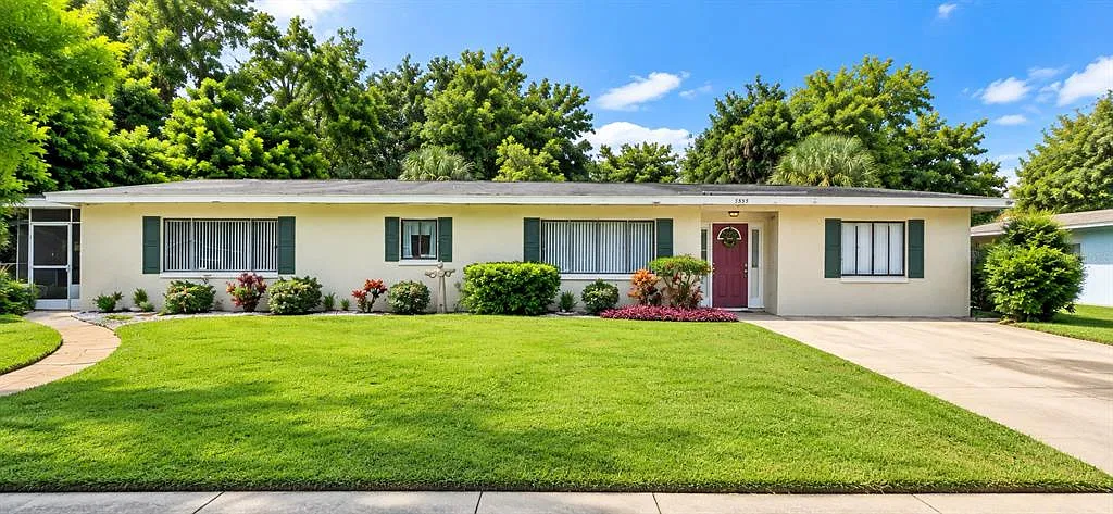 3 bed, 2.0 bath, 2060 sqft, $2,500 — Photo 1