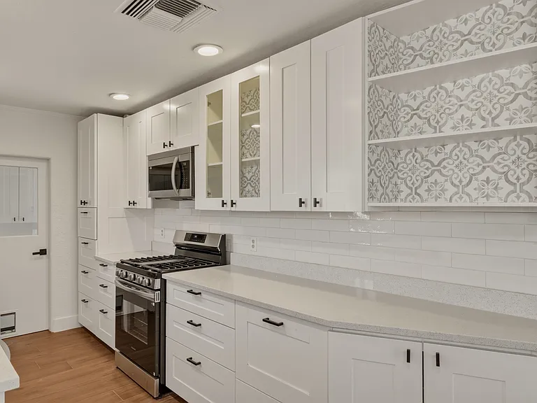 2241 E Harvard St — Photo 11