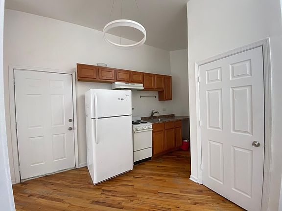 2nd image of 2324 N California Ave
