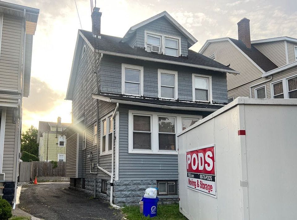 1st image of 607 Stuyvesant Ave