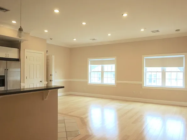 473 Revere Beach Pkwy APT 1, Revere, MA 02151