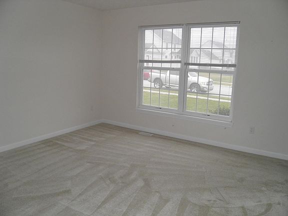 3rd image of 4649 N Shadow Wood Dr