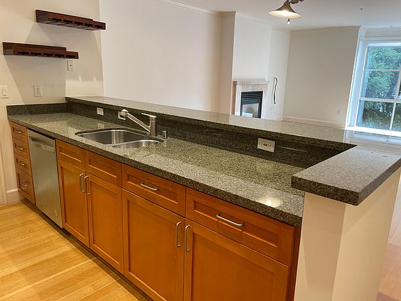5th image of 550 Stanyan St APT 2