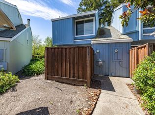 717 Racquet Club Cir, Rohnert Park, CA 94928