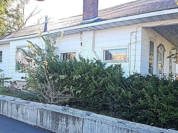 4th image of 301 S Van Buren St