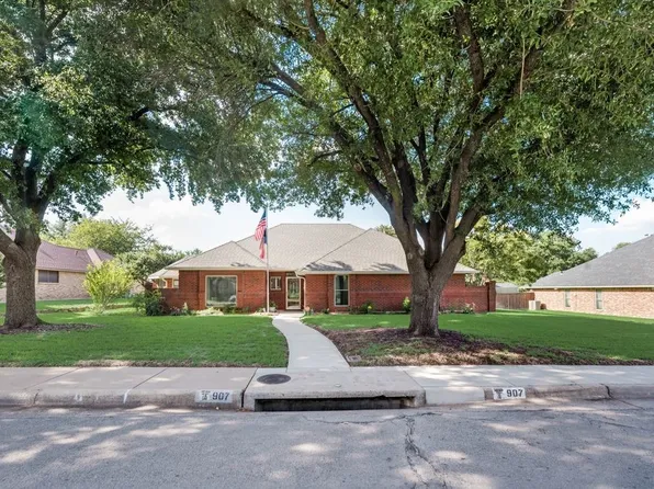 907 Huntington Dr, Duncanville, TX 75137