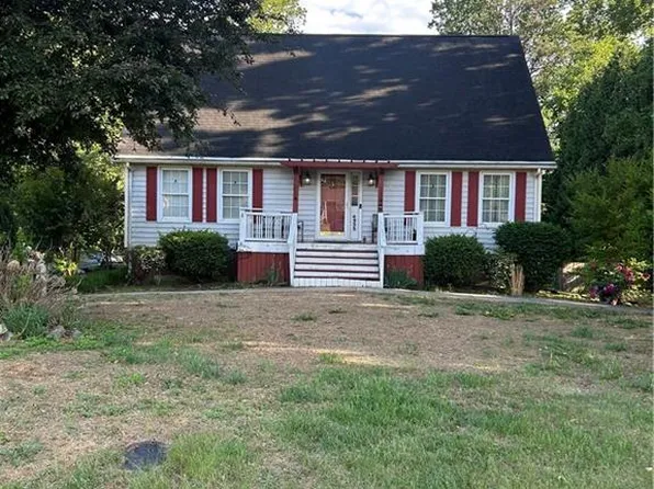 4935 Garden View Dr, Winston Salem, NC 27107