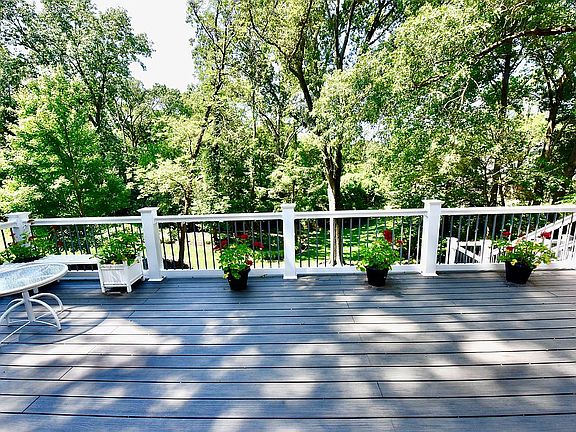 4th image of 1585 Yarmouth Point Dr