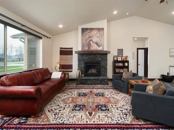 54 Pioneer Crossing Blvd, Manhattan, MT 59741