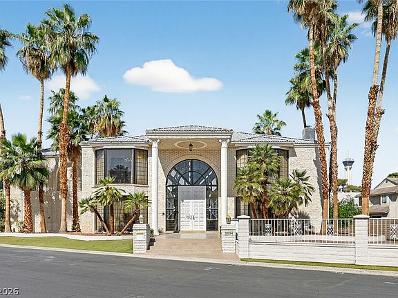 3rd image of 2834 Queens Courtyard Dr