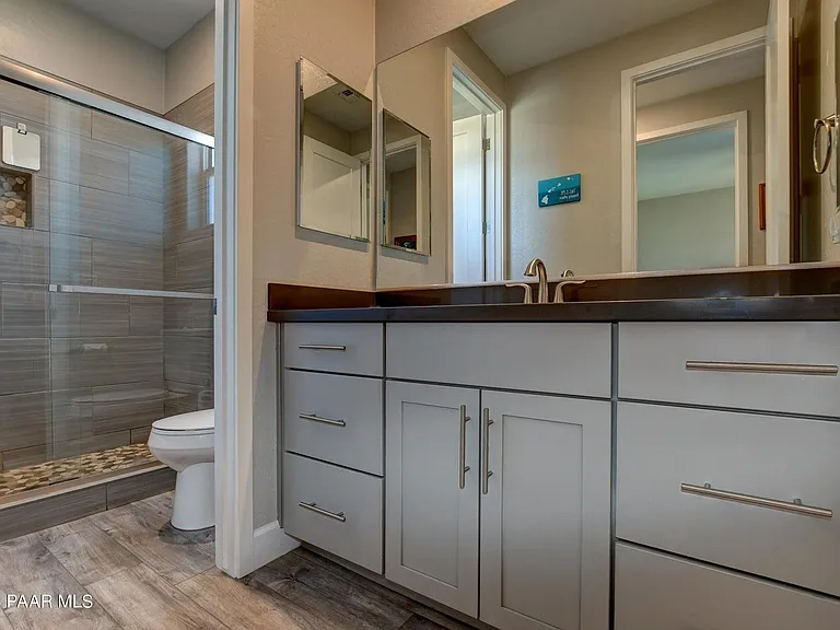 3851 Serenity Cliff Ct — Photo 17