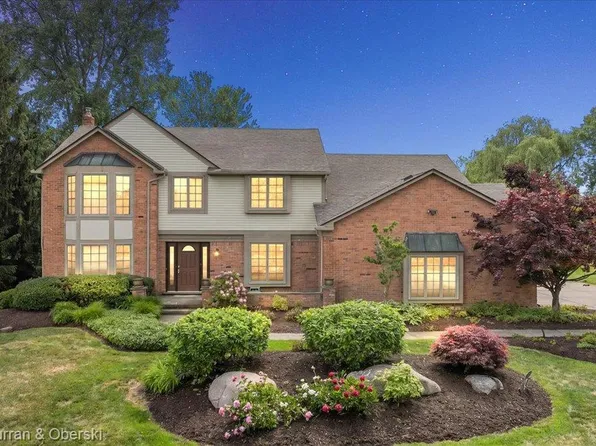 37125 Fox Gln, Farmington Hills, MI 48331